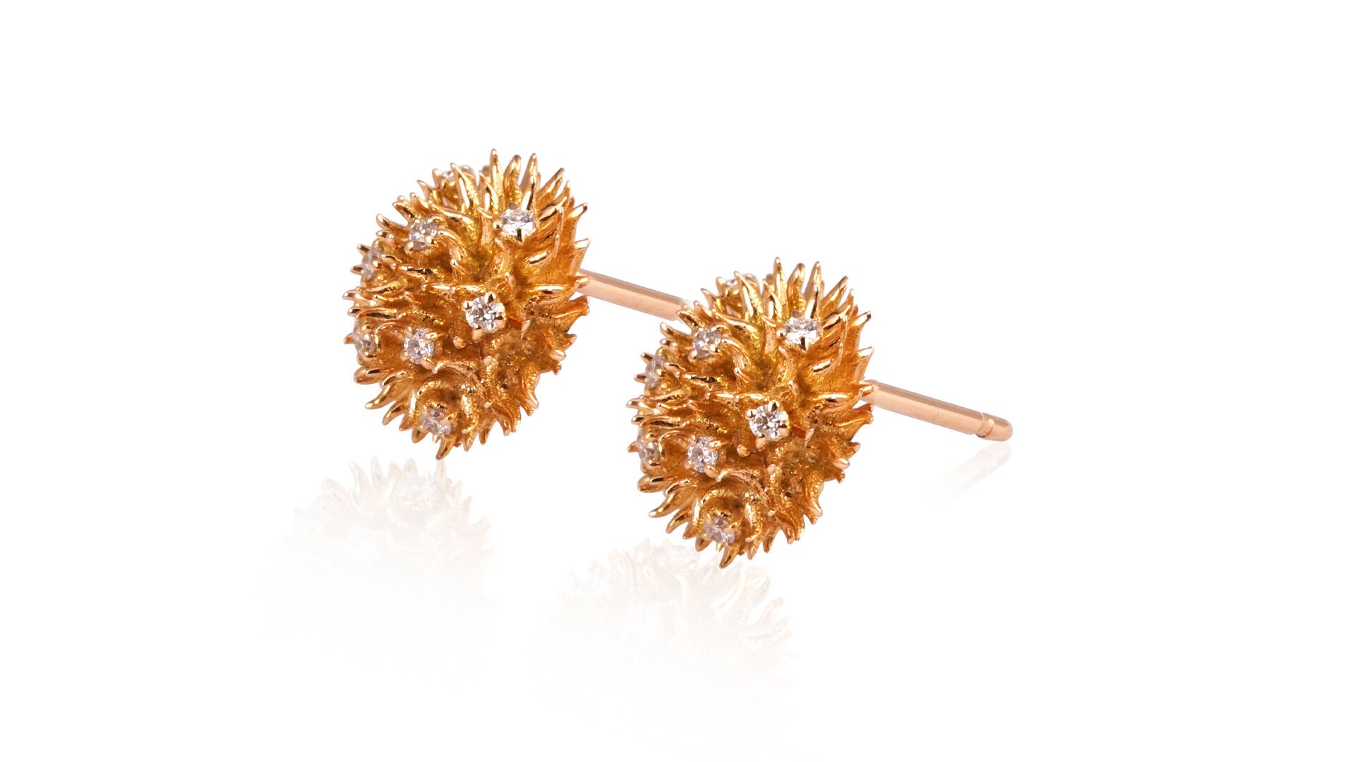 Ricci_earrings_rose_1920x1080