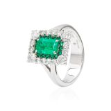Anello con smeraldi e diamanti