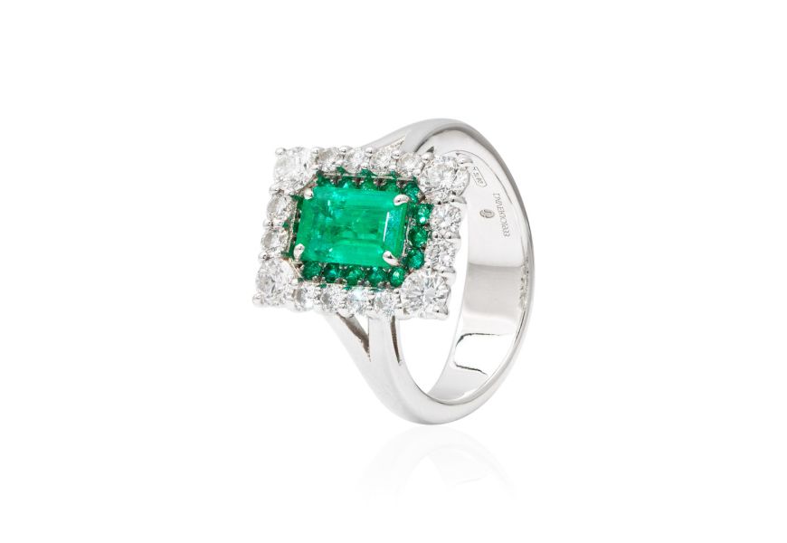 Anello con smeraldi e diamanti