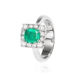 Anello con smeraldo e diamanti