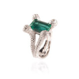 Anello con smeraldo e brillanti