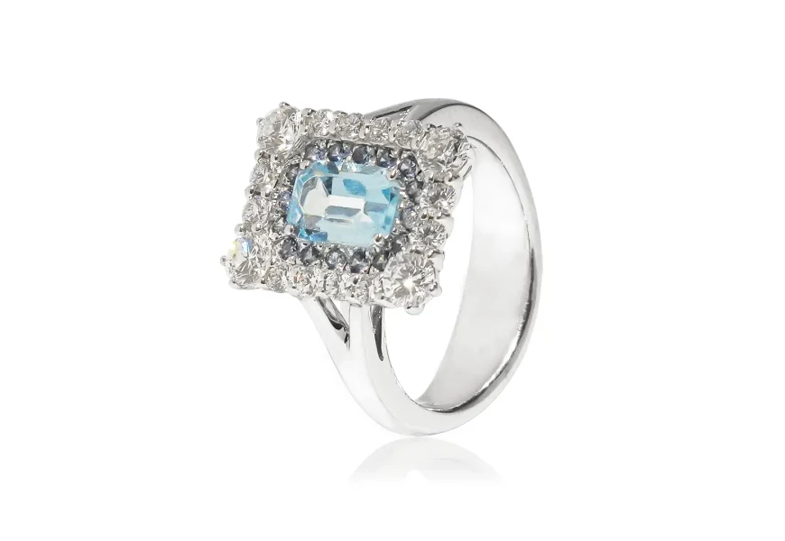 Anello con acquamarina e brillanti