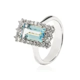Anello con acquamarina e diamanti