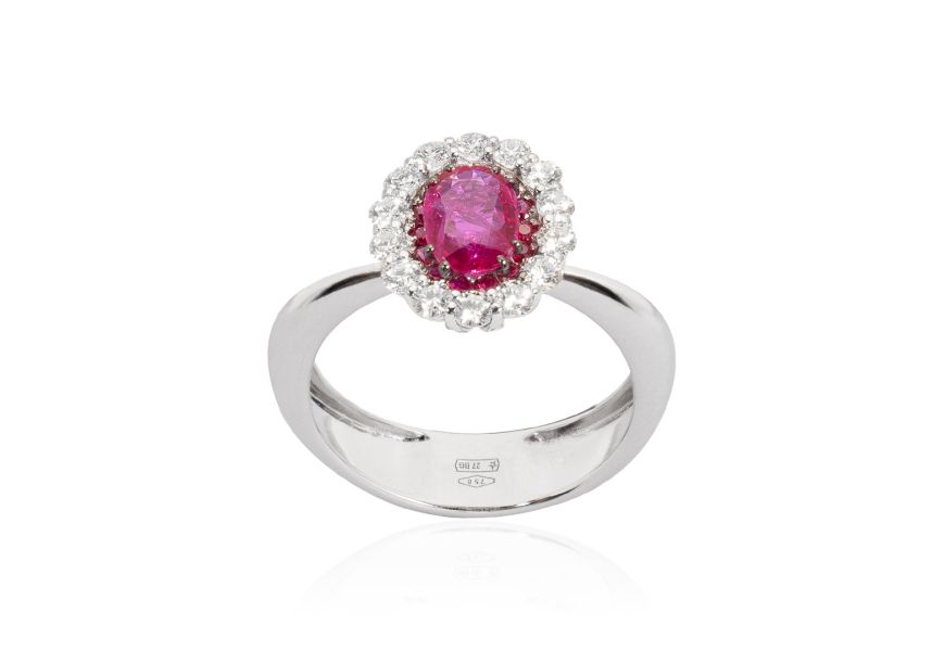 Anello con rubini e diamanti