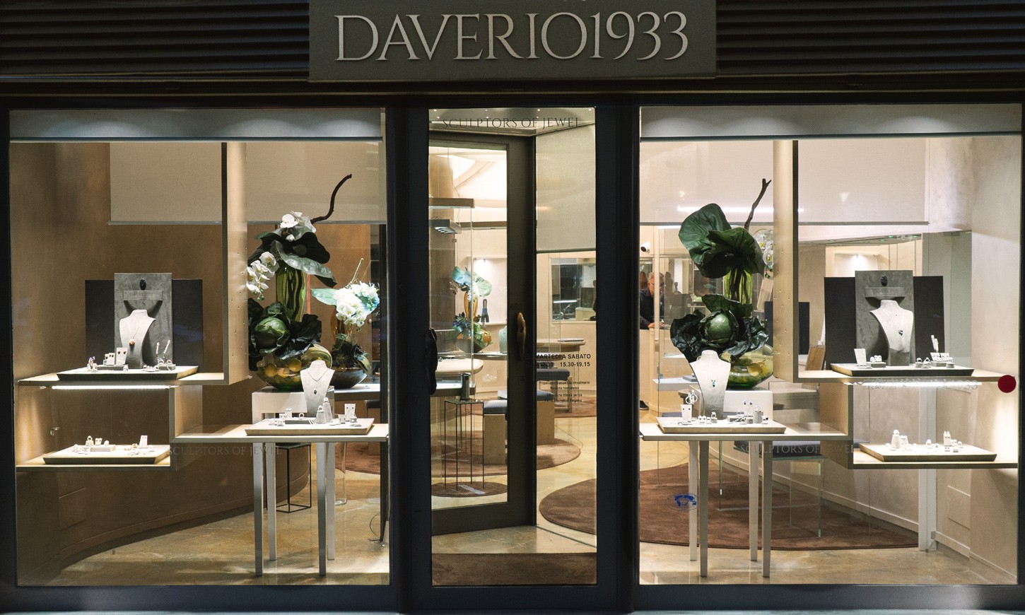 vetrine showroom Bergamo, Wilma Lanfranchi per le vetrine autunnali DAVERIO1933