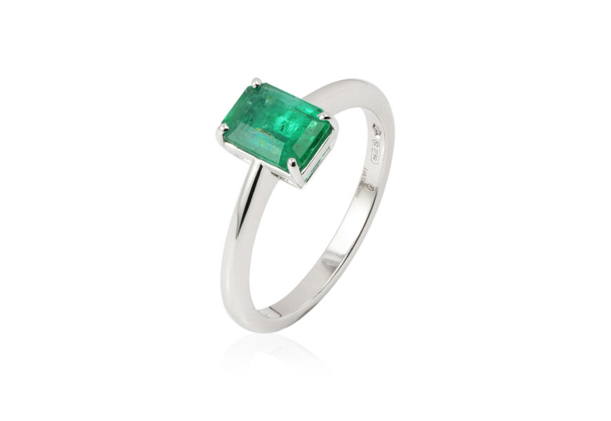 Certified emerald ring
