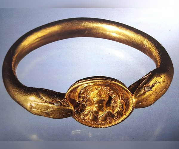 gioielli romani, I gioielli romani: dall&#8217;anello di fidanzamento alla corona degli imperatori