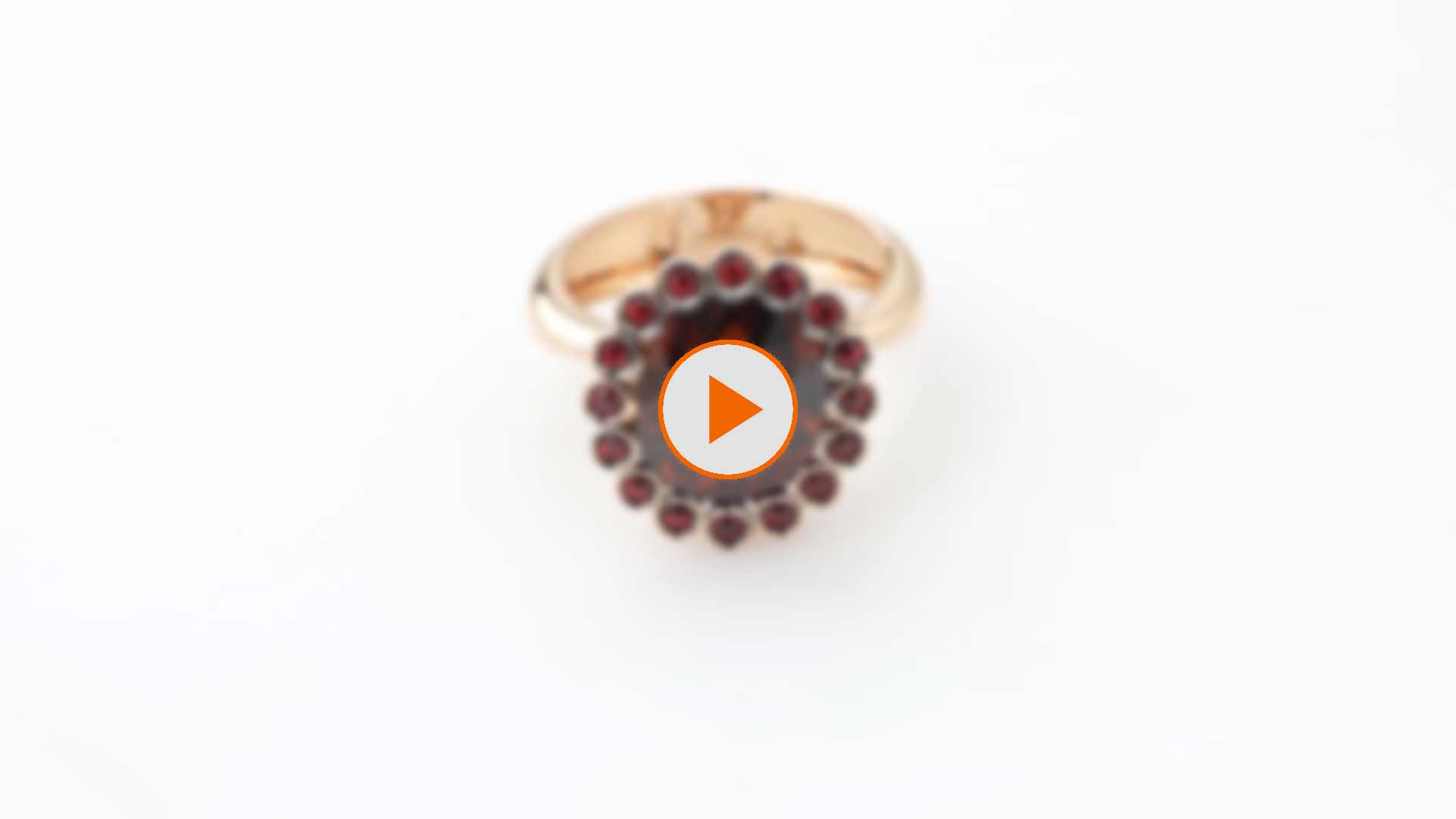 Anteprima video di anello con zircone rosso