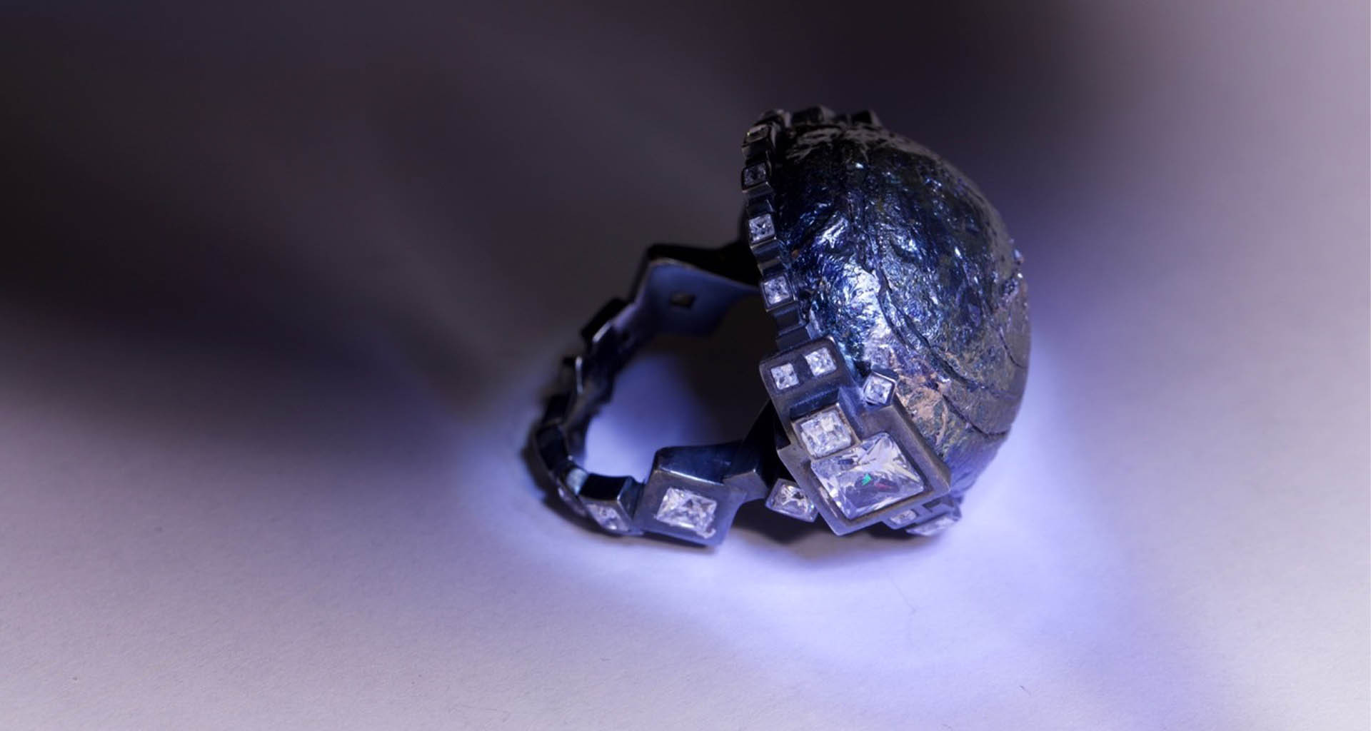 VicenzaOro 2026, VICENZAORO 2026: TITANIO, ORO E PIETRE PREZIOSE PER I NUOVI GIOIELLI FIRMATI DAVERIO1933