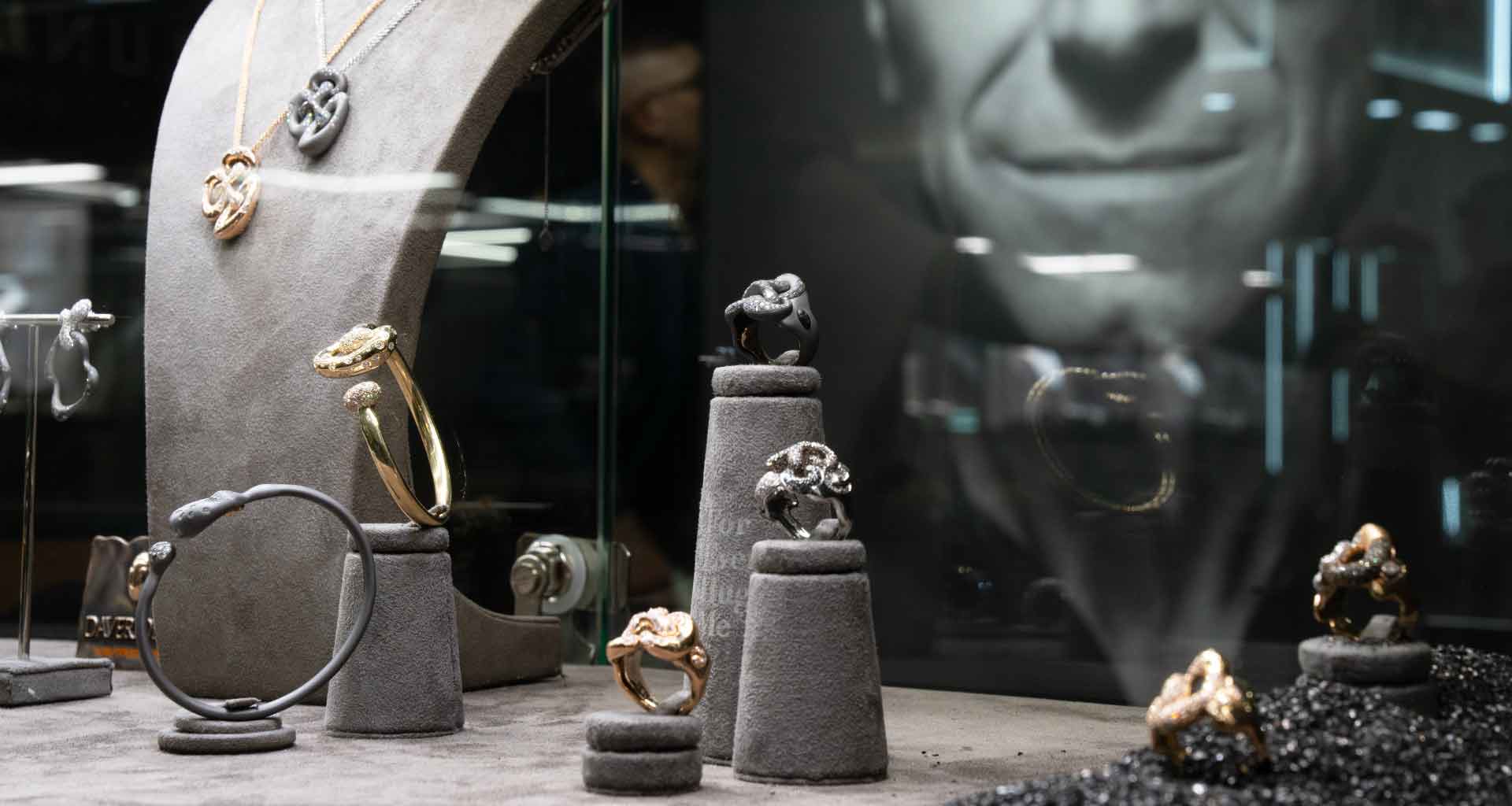 VicenzaOro 2026, VICENZAORO 2026: TITANIO, ORO E PIETRE PREZIOSE PER I NUOVI GIOIELLI FIRMATI DAVERIO1933